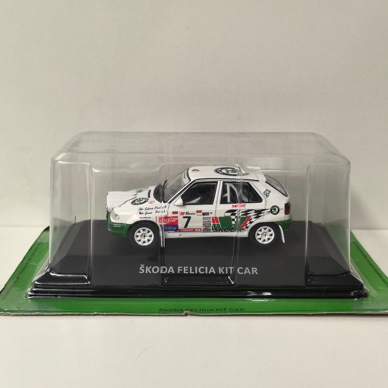 Model Kit Cars - Modelo Diecast IXO Escala 1:43 SKODA