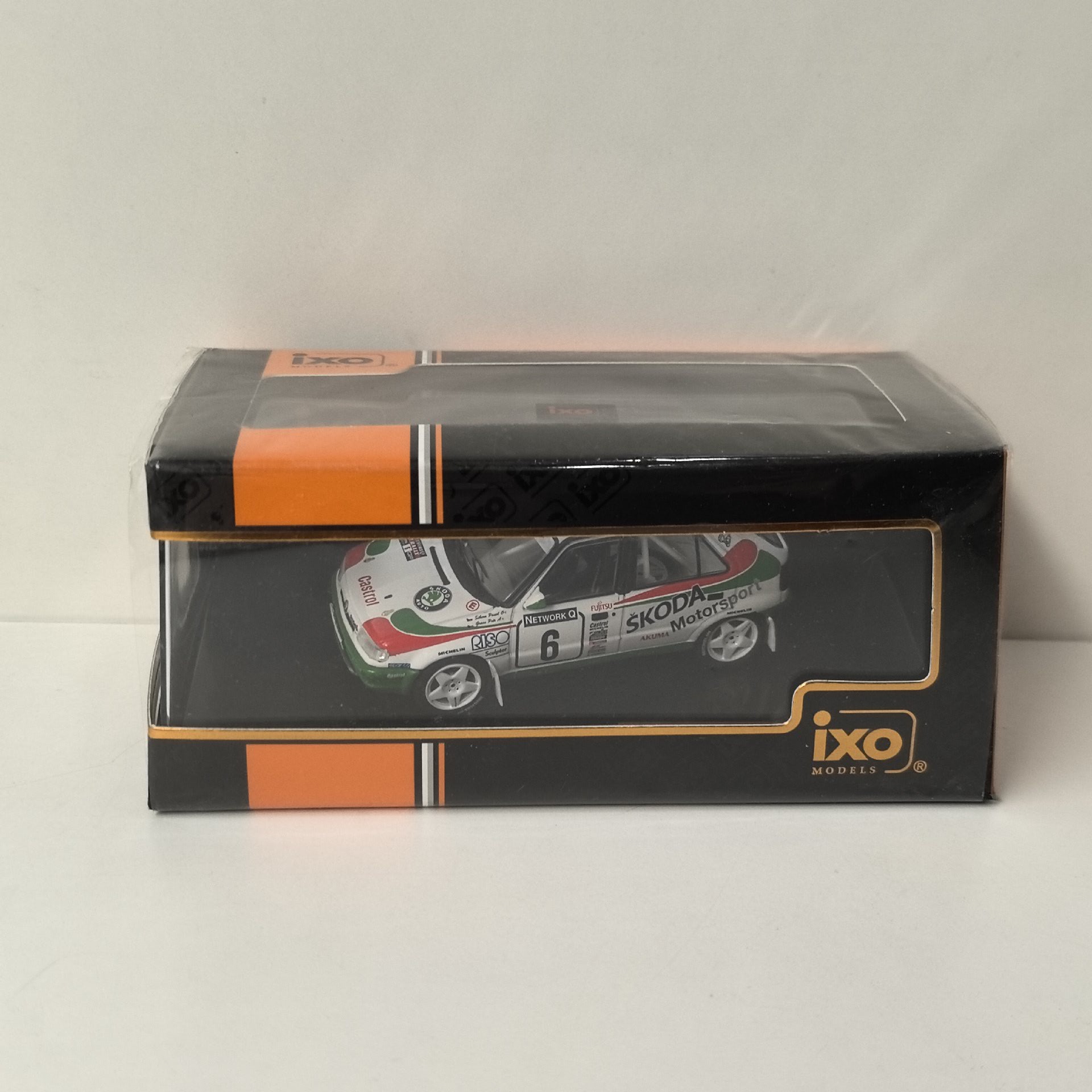 Diecast IXO Escala 1/43 SKODA  - Model Kit Cars avaliação e preço